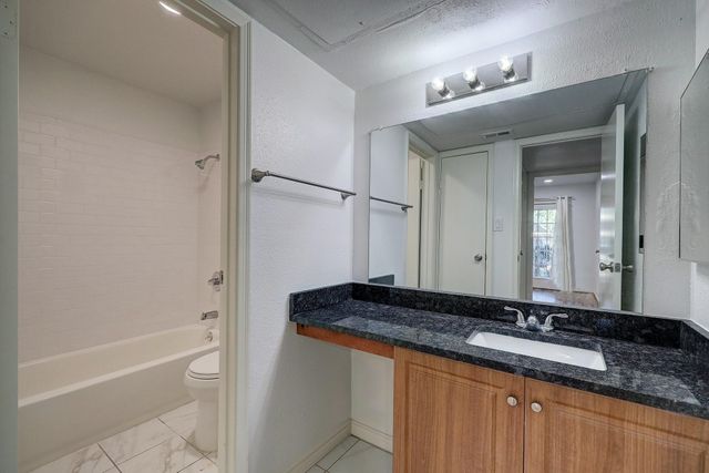 11201 Lynbrook Drive 3818, Houston, TX 77042