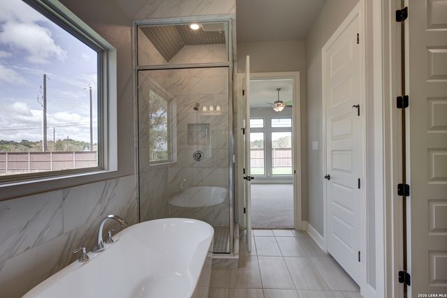 142 Secretariat Ave., Castroville, TX 78009