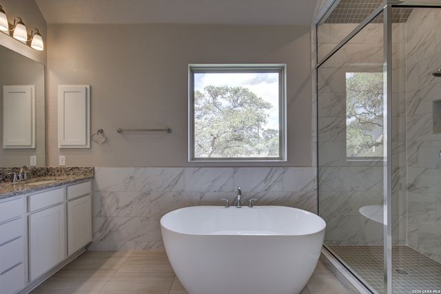 142 Secretariat Ave., Castroville, TX 78009