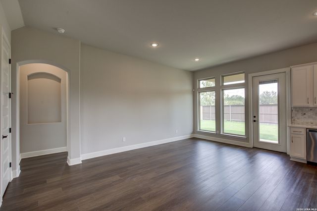 142 Secretariat Ave., Castroville, TX 78009