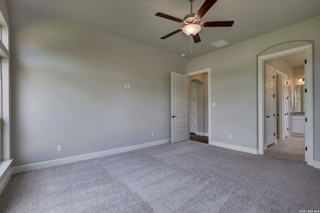 142 Secretariat Ave., Castroville, TX 78009