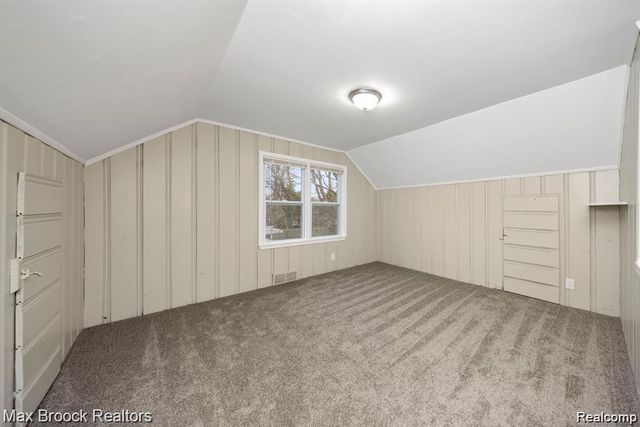 19712 Lahser Road, Detroit, MI 48219