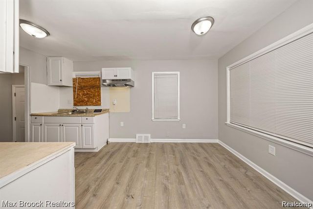 19712 Lahser Road, Detroit, MI 48219