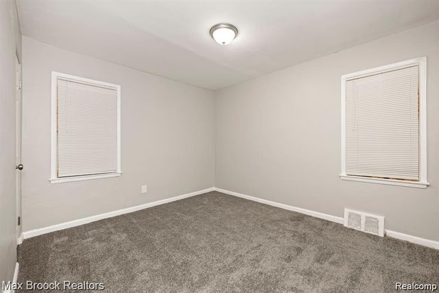 19712 Lahser Road, Detroit, MI 48219