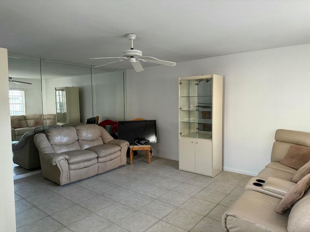468 Capri J, Delray Beach, FL 33484