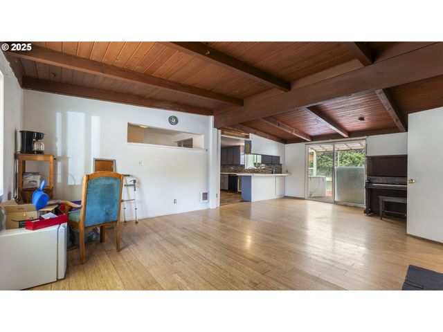 89298 SUTTON LAKE Dr, Florence, OR 97439