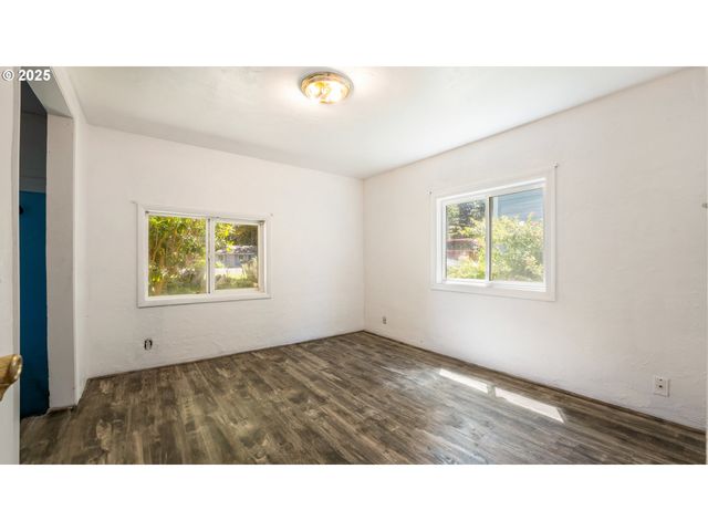 89298 SUTTON LAKE Dr, Florence, OR 97439