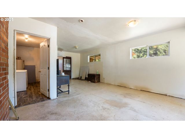 89298 SUTTON LAKE Dr, Florence, OR 97439