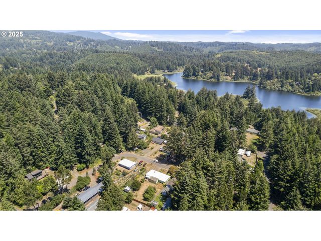 89298 SUTTON LAKE Dr, Florence, OR 97439