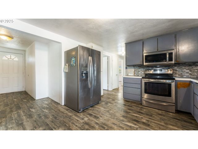 89298 SUTTON LAKE Dr, Florence, OR 97439