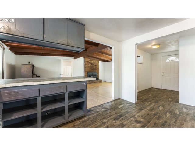 89298 SUTTON LAKE Dr, Florence, OR 97439