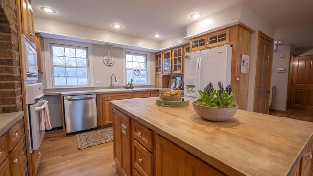 8716 FOUNTAIN GROVE ROAD, Amherst, WI 54406