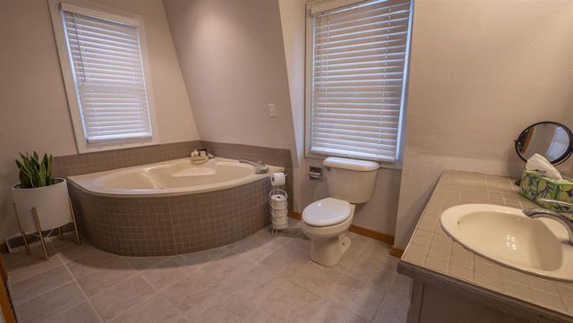 8716 FOUNTAIN GROVE ROAD, Amherst, WI 54406