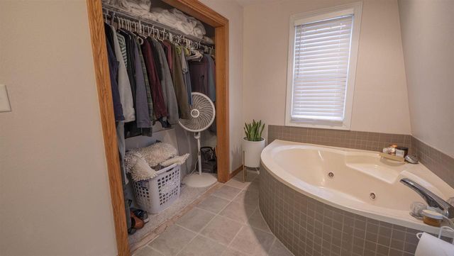 8716 FOUNTAIN GROVE ROAD, Amherst, WI 54406