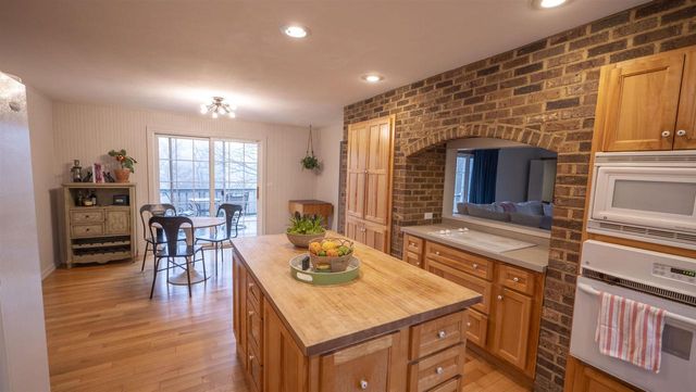 8716 FOUNTAIN GROVE ROAD, Amherst, WI 54406