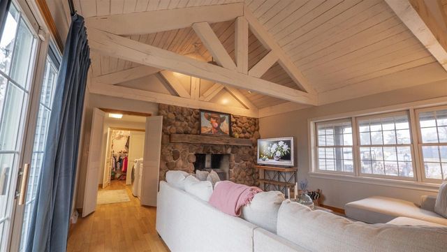 8716 FOUNTAIN GROVE ROAD, Amherst, WI 54406