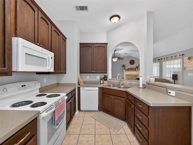 2407 Kingsbury DR, Temple, TX 76502