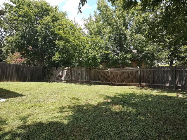 2206 S Bagdad RD B, Leander, TX 78641