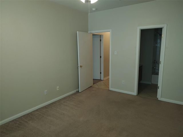 2206 S Bagdad RD B, Leander, TX 78641