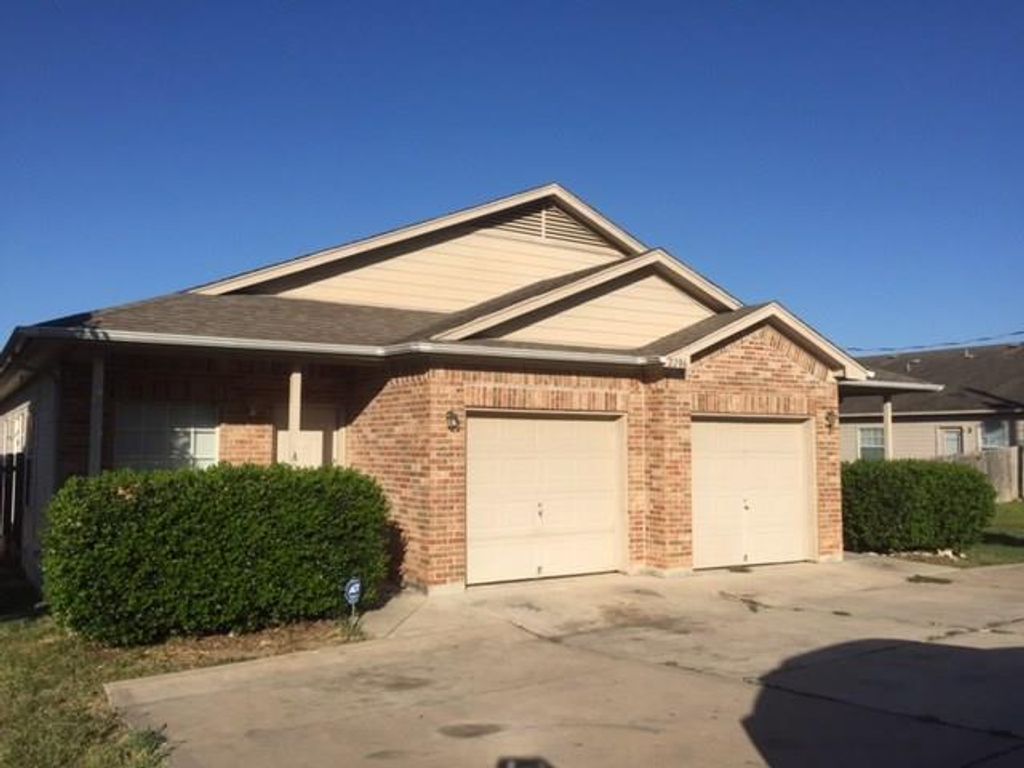 2206 S Bagdad RD B, Leander, TX 78641