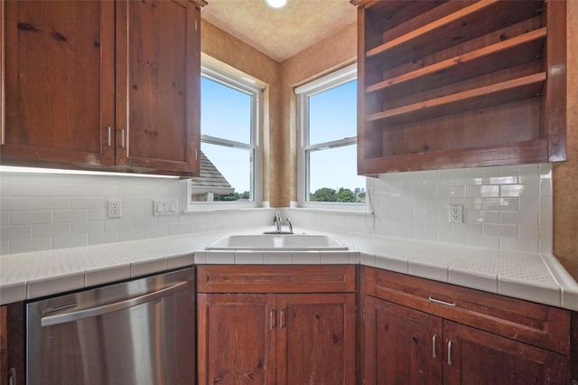 1514 Stanford Street, Houston, TX 77019