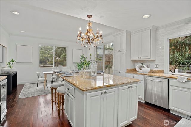 126 6th Court, Kirkland, WA 98033