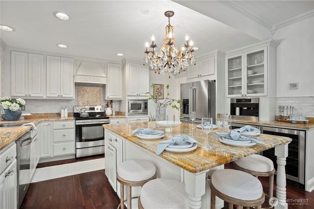 126 6th Court, Kirkland, WA 98033