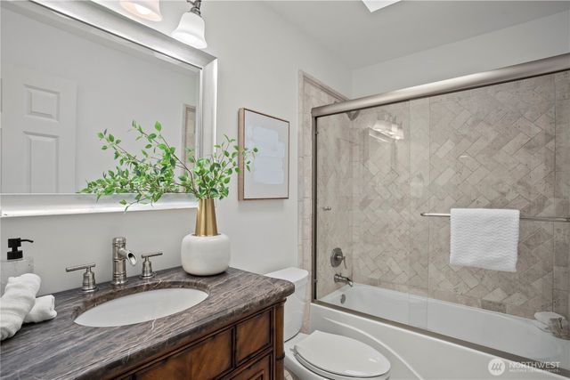 126 6th Court, Kirkland, WA 98033