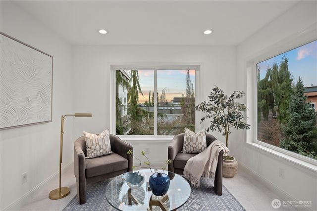 126 6th Court, Kirkland, WA 98033