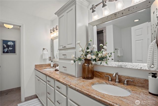 126 6th Court, Kirkland, WA 98033