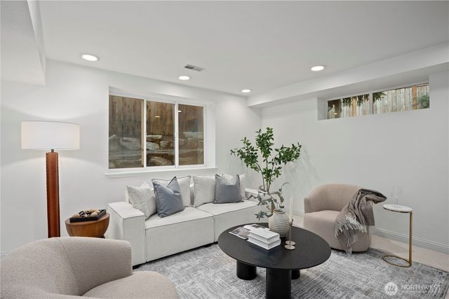 126 6th Court, Kirkland, WA 98033