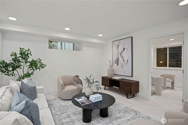 126 6th Court, Kirkland, WA 98033