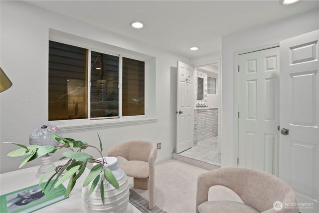 126 6th Court, Kirkland, WA 98033