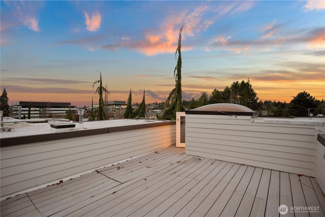 126 6th Court, Kirkland, WA 98033