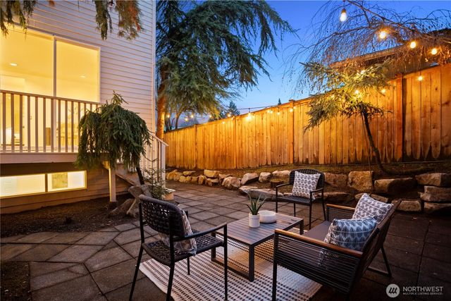 126 6th Court, Kirkland, WA 98033