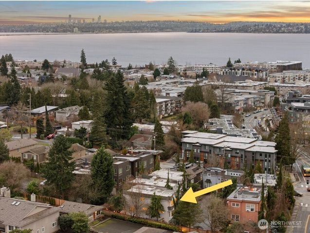 126 6th Court, Kirkland, WA 98033