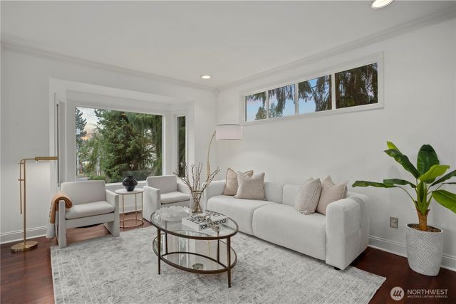 126 6th Court, Kirkland, WA 98033