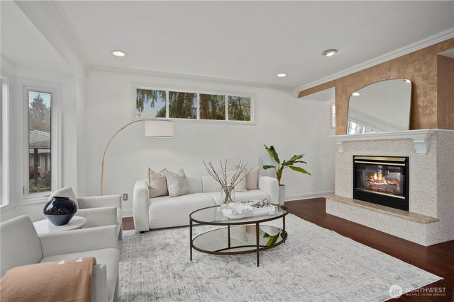 126 6th Court, Kirkland, WA 98033