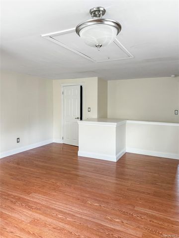 125 Glen Road, North Babylon, NY 11703