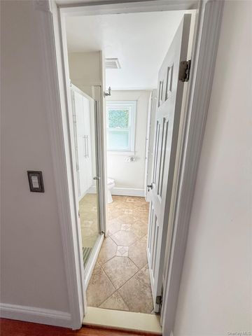 125 Glen Road, North Babylon, NY 11703