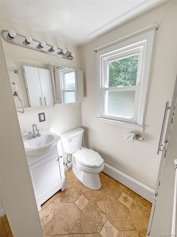 125 Glen Road, North Babylon, NY 11703