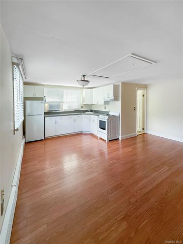 125 Glen Road, North Babylon, NY 11703