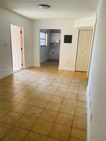 61 W 23rd St 104, Hialeah, FL 33010