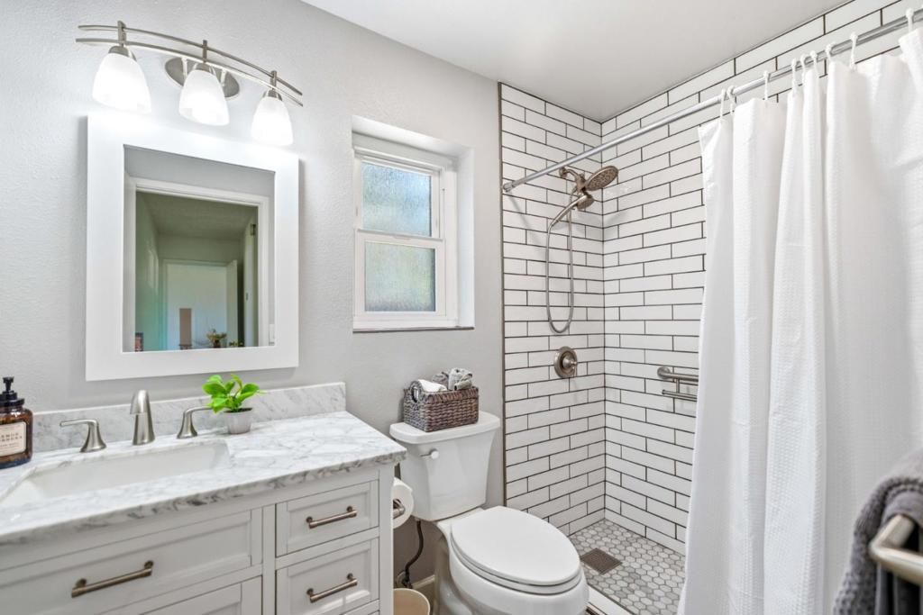 Image 11 of property listing at 12918 Kennedy Circle, Salinas, CA 93906