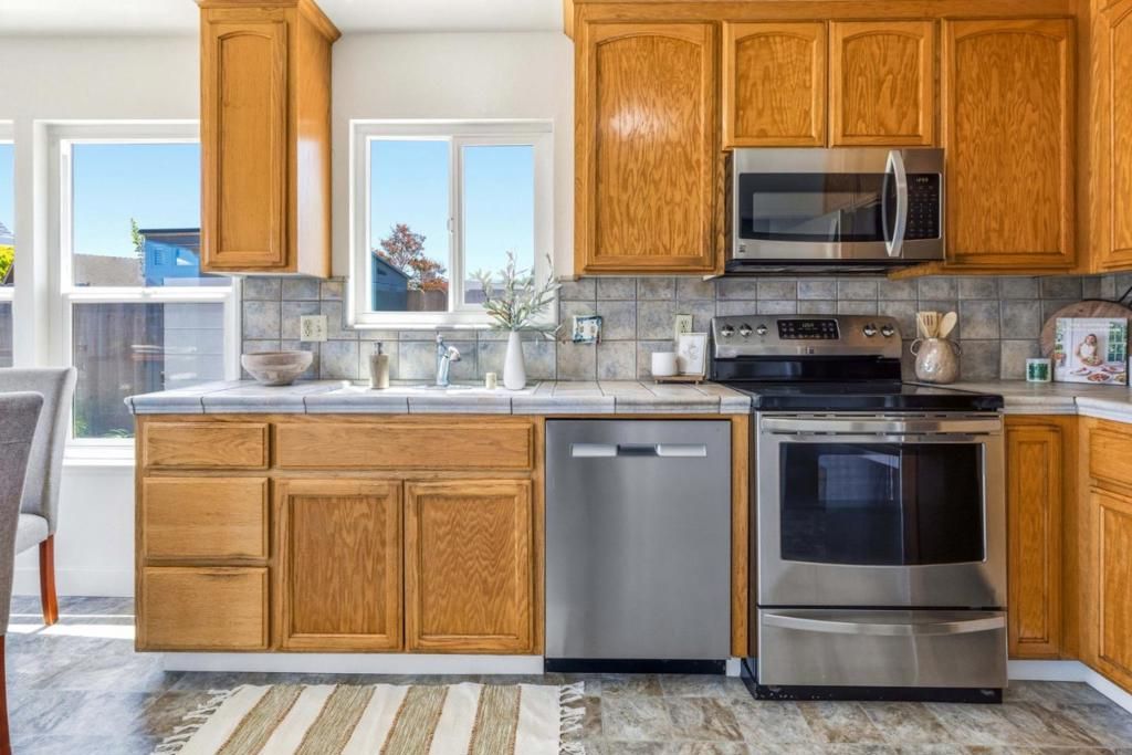 Image 8 of property listing at 12918 Kennedy Circle, Salinas, CA 93906