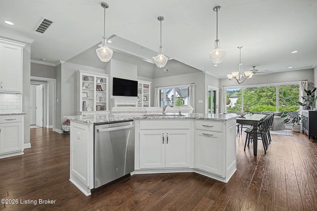 1925 Rivers Landing Dr, Prospect, KY 40059