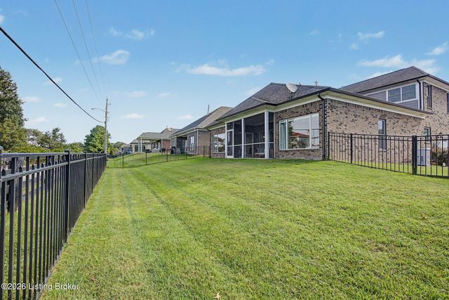 1925 Rivers Landing Dr, Prospect, KY 40059