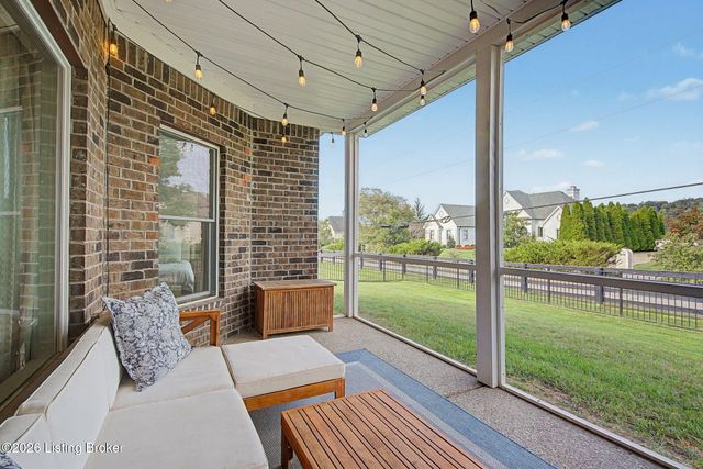 1925 Rivers Landing Dr, Prospect, KY 40059