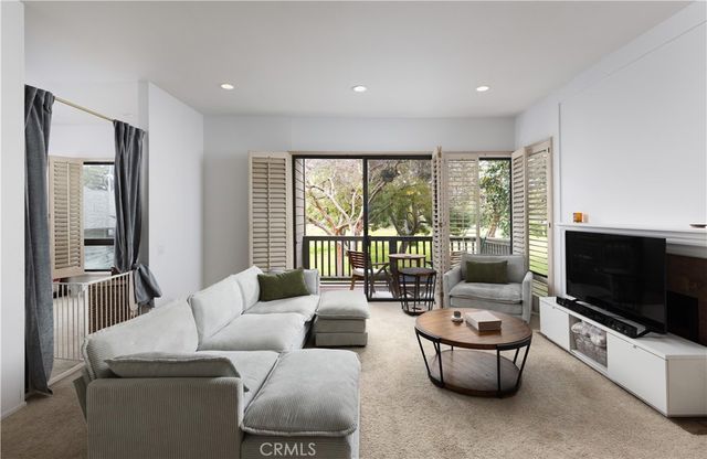 9 Flores, Irvine, CA 92612