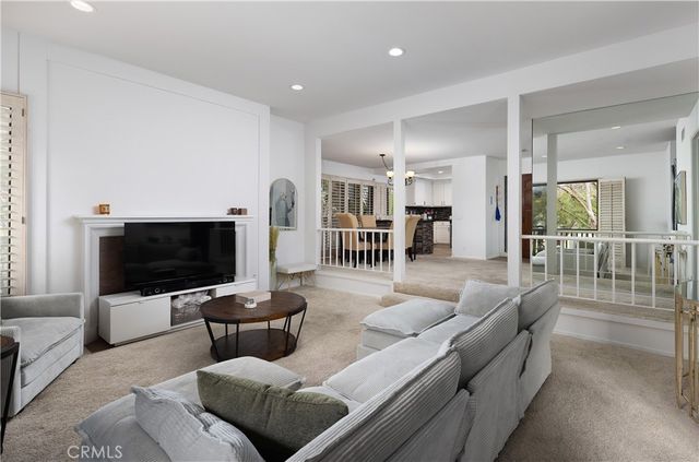 9 Flores, Irvine, CA 92612